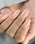 Manicure con Colore Semipermanente A013 Nude Caramel, nude dorato pesca e caramello della Collezione Princess Vibes Cold Nails