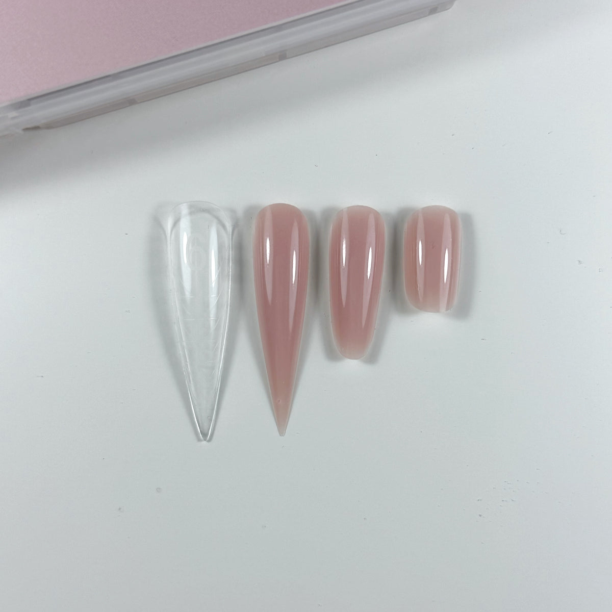 Dual Form Mandorla Stiletto due forme su unghia
