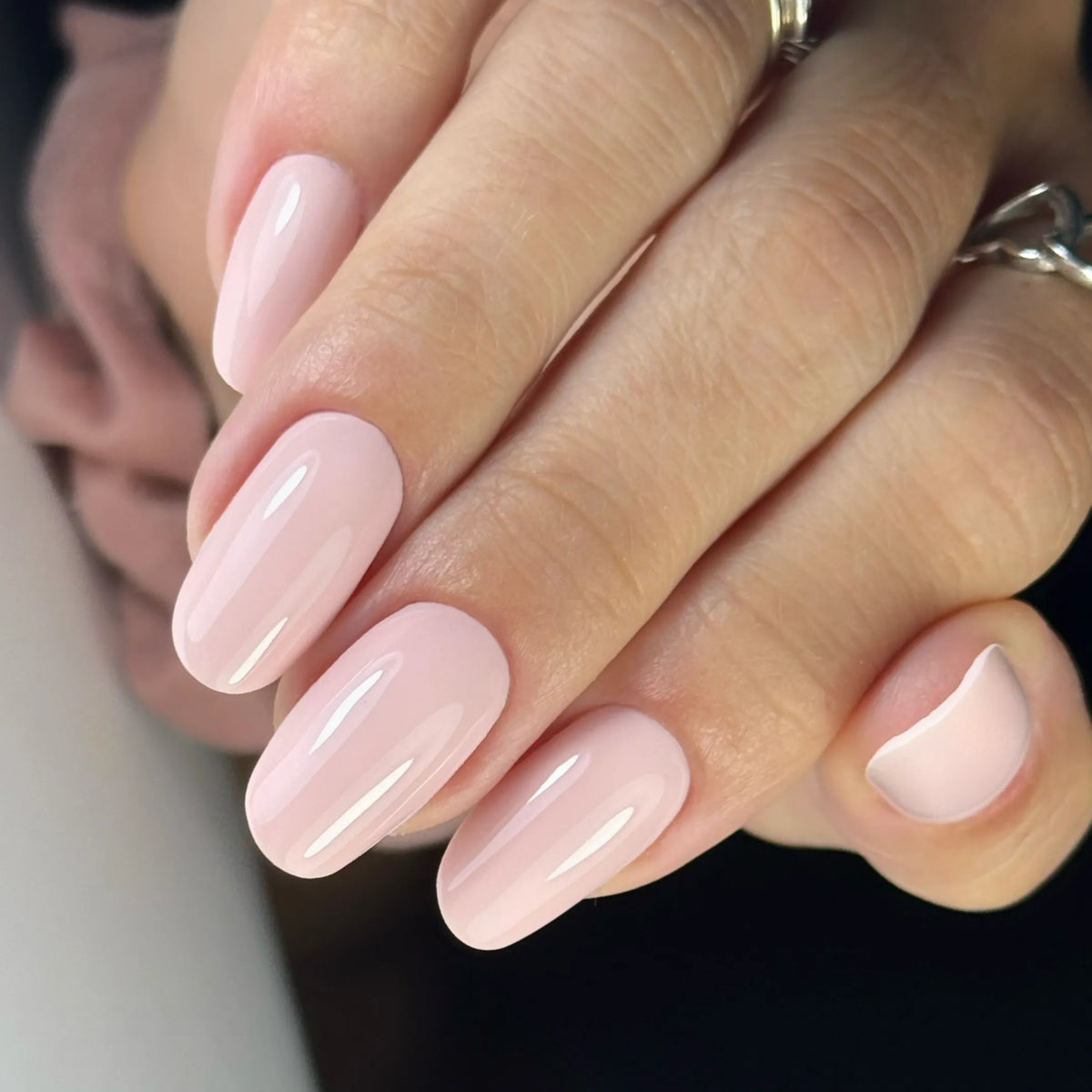 Manicure con Colore Semipermanente A011 Princess, nude rosato della Collezione Princess Vibes Cold Nails