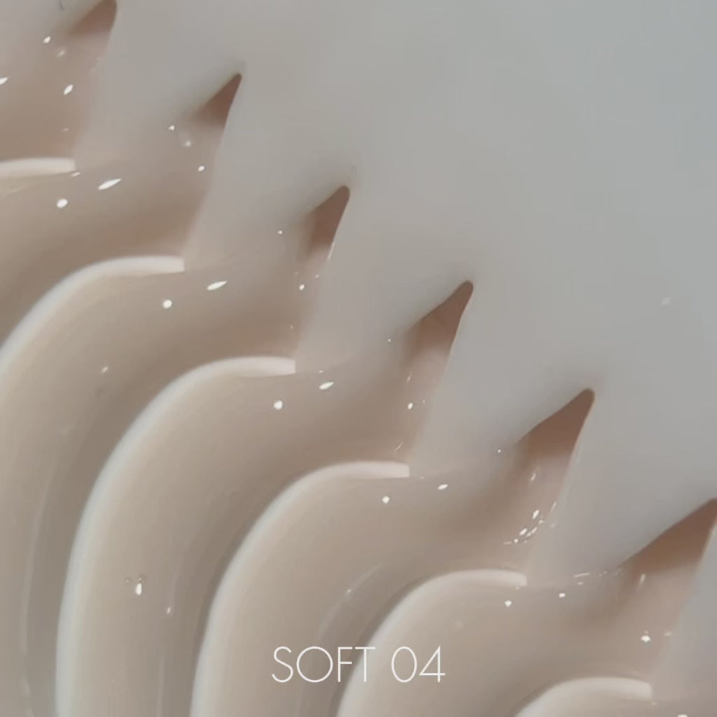Texture del Soft Gel 04 Cotton Blush, gel costruttore autolivellante lattiginoso Cold Nails