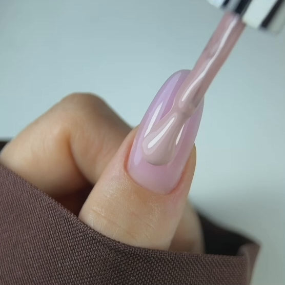 Applicazione del Colore Semipermanente A011 Princess sull'unghia, Collezione Princess Vibes Cold Nails