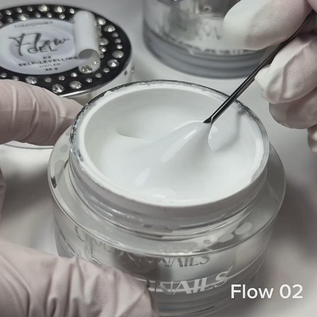 Flow Gel 02 Warm Milk french naturale su unghia